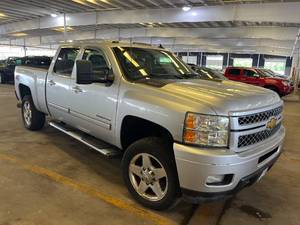 lot 20 image: 2013 Chevrolet Silverado 2500HD Duramax 4x4
