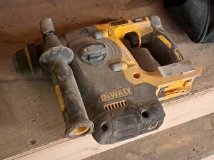 lot 106 image: DeWalt 1 20V SDS Brushless Hammer DWCH273