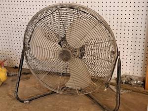 lot 117 image: 20 Floor Fan SFC1-500B