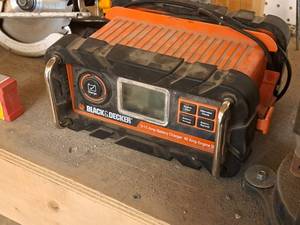 lot 120 image: Black & Decker 12VDC15A Battery Charger BC15BD