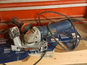 lot 128 image: Bosch 5 Grinder with Tuckpointing Guard AG50-10TG