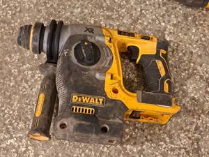 lot 137 image: DeWalt 1 20V SDS Brushless Hammer DCH273