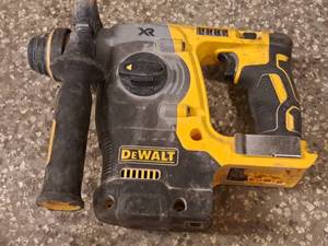 lot 138 image: DeWalt 1 20V SDS Brushless Hammer DCH273