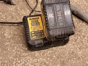 lot 148 image: DeWalt 20V 8Ah Lithum Ion Cordless Tool Battery with Charger DCB115
