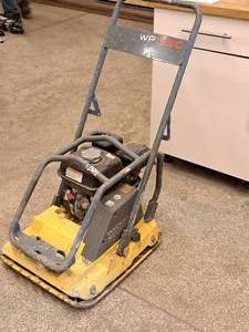lot 41 image: Wacker Neuson Gas Vibrating Plate Compactor WP1550