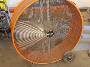 lot 52 image: Commercial Electric Industrial 45 Drum Fan