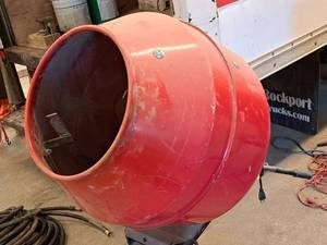 lot 66 image: Pro Force Rolling Cement Mixer GMH105890
