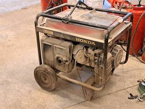 lot 67 image: Honda Gas Portable Generator GX5000X