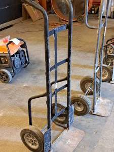 lot 78 image: 2-Wheel Hand Truck