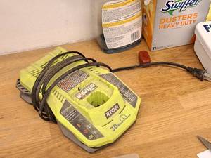 lot 176 image: Ryobi Cordless Tool Battery Charger