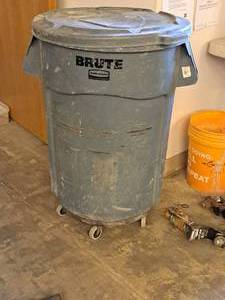 lot 220 image: Rubbermaid Brute Commercial Plastic Rolling Garbage Can with Lid