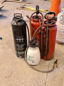 lot 90 image: Lot of (4) Pump Sprayers