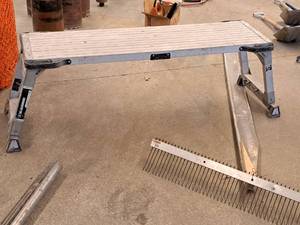 lot 93 image: Gorilla Ladders Adjustable Height Pro 300-lbs Aluminum Work Platform