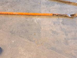 lot 239 image: 55 Pry Bar
