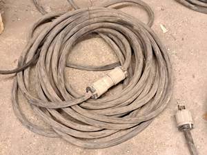 lot 272 image: 220 Volt Extension Cord