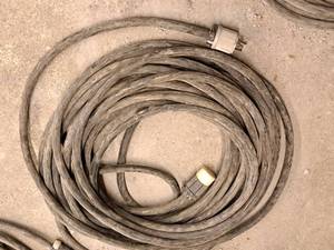 lot 274 image: 220 Volt Extension Cord