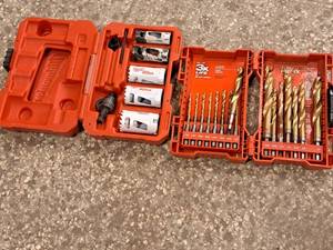 lot 187 image: Milwaukee Drill Bit Set 16-pc, Hole Dozer Hole Saw Set 6-pc