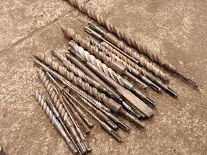 lot 190 image: Lot of (23) 38 Assorted Masonry Bits