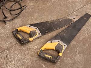lot 192 image: Lot of (2) DeWalt 15 Hand Saws