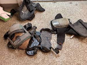 lot 304 image: (3 Pair) Knee Pads, (1 Pair) Cleats