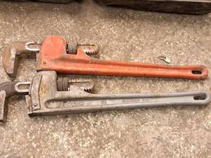 lot 311 image: Lot of (2) Heavy Duty 18 Pipe Wrenches
