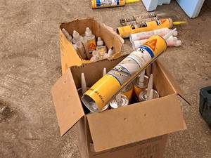 lot 320 image: Lot of (1 Box) Sika Sikaflex 1c SL Concrete Flooring Crack Sealant 29-oz Tubes 10-count