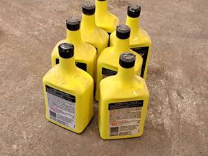 lot 334 image: Lot of (7) Liquid Wrench Hydraulic Jack Oil 32-fl.oz. Plastic Bottles