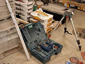 lot 157 image: Bosch Professional Surveying Kit GRL 240 HV - Surveyor, Tripod BT152, Measure Stick and a Carry Case