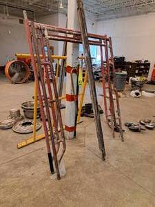 lot 27 image: (2) Scaffolding Uprights and (2) Cross Braces