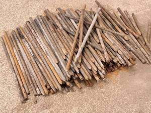 lot 356 image: Lot of (100) 24 Cement Spikes