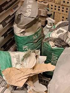 lot 386 image: Lot of (1) 50lb-bag NS Grout