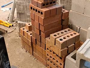 lot 395 image: Lot of (81) Bricks