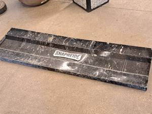 lot 401 image: Knapheide l TrailerTruck Box Grate
