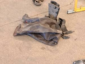 lot 402 image: Lot of (2) Rubber Hip Waders  Rubber Hip Boots Size 8