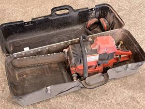 lot 39 image: ICS Bestway 14 Gas Chain Saw 613GC with Case