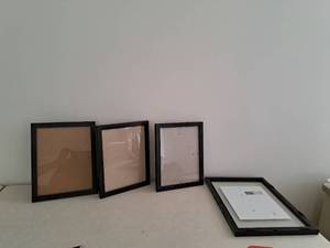 lot 209A image: Lot of (4) Picture Frames with Glass