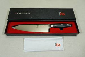 lot 81 image: Tuo Cutlery Black Hawk 8 Chef Knife