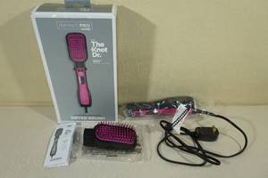 lot 7 image: Conair InfinitiPro Hair Dryer Brush