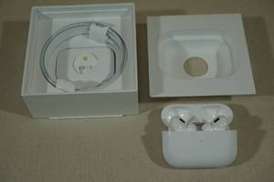 lot 12 image: Apple 2nd Generation Airpods Pro with MagSafe Charging Case A2700