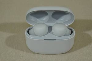 lot 26 image: Sony LinkBuds S True Wireless Bluetooth Noise-Cancelling Earbuds -White