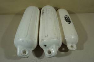 lot 116 image: 3 Soft Side Boat Fenders