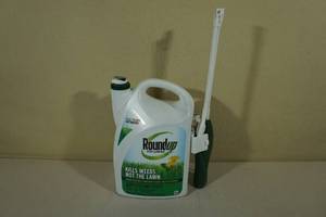 lot 141 image: 1.3 Gallon Jug Roundup Weed Killer