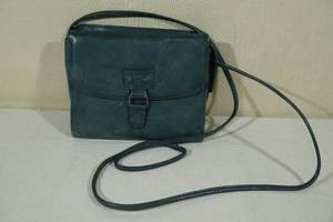 lot 146 image: Wilsons Leather Pelle Clutch Shoulder Purse