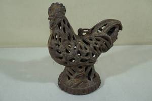 lot 149 image: Vintage Art Deco Cast Iron Rooster Yard Ornament