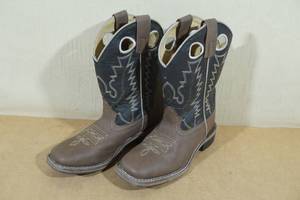 lot 159 image: Smoky Mountain Boots -Kids Size 12.5, BrownBlack