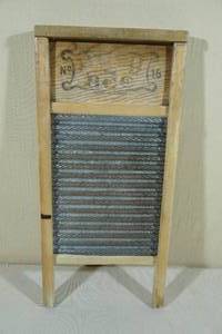 lot 186 image: 1930s Busy Bee #16 Wash Board