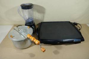lot 266 image: Presto Big Griddle with Popcorn Pot and Blender