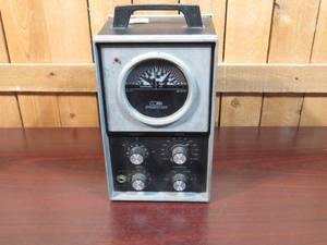 lot 142 image: Vintage CONN Strobotuner w microphone