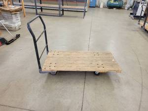 lot 14 image: Rolling Warehouse Cart