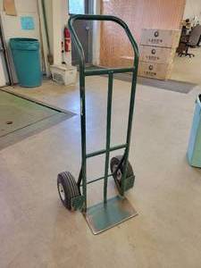 lot 16 image: 2-Wheel Dolly with Pneumatic Tires